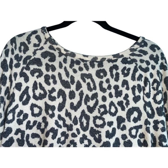 Grayson / Threads Cheetah Knit Tunic Top - Picture 4 of 11
